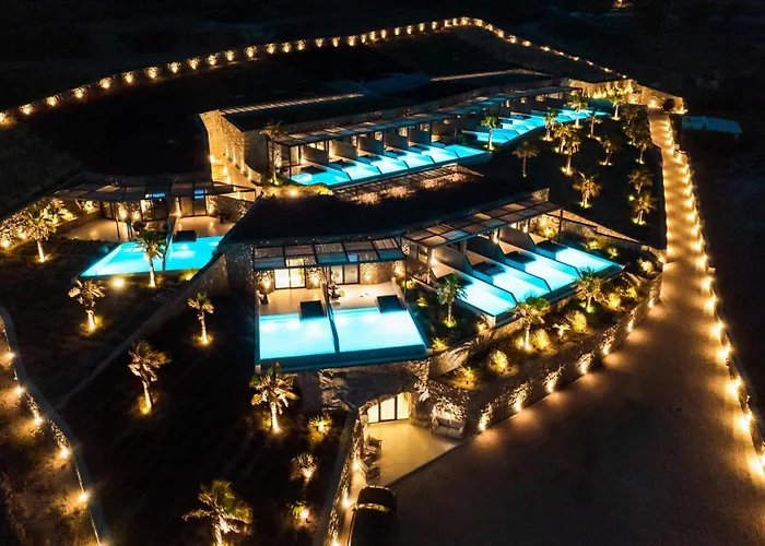 Ftelia Black Villas