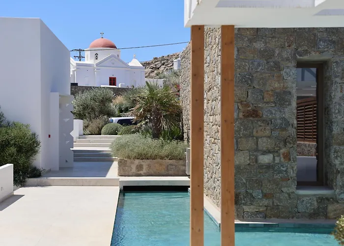 LYO II Boutique Suites